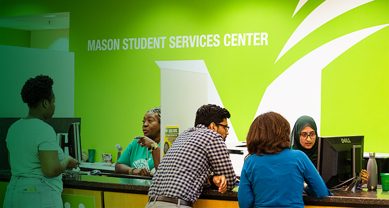 Ƶ students being helped at the Mason Student Services Center